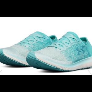 Under Armour athletic shoes ultra light sneakers
